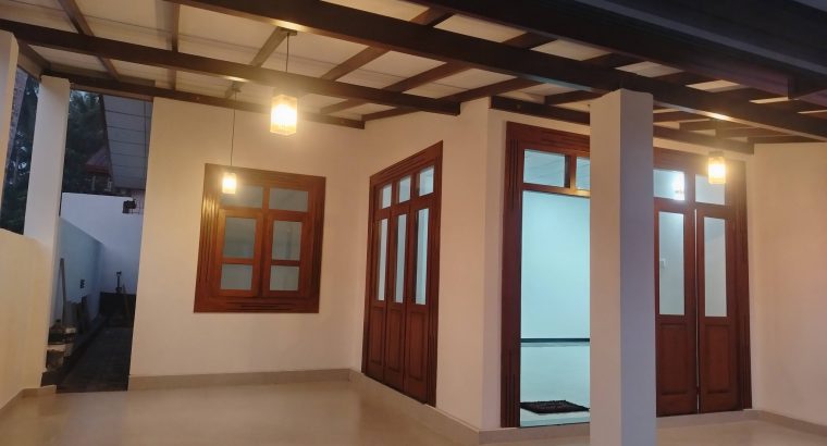 House for sale in Homagama Meegoda Prime Land Auction Land.